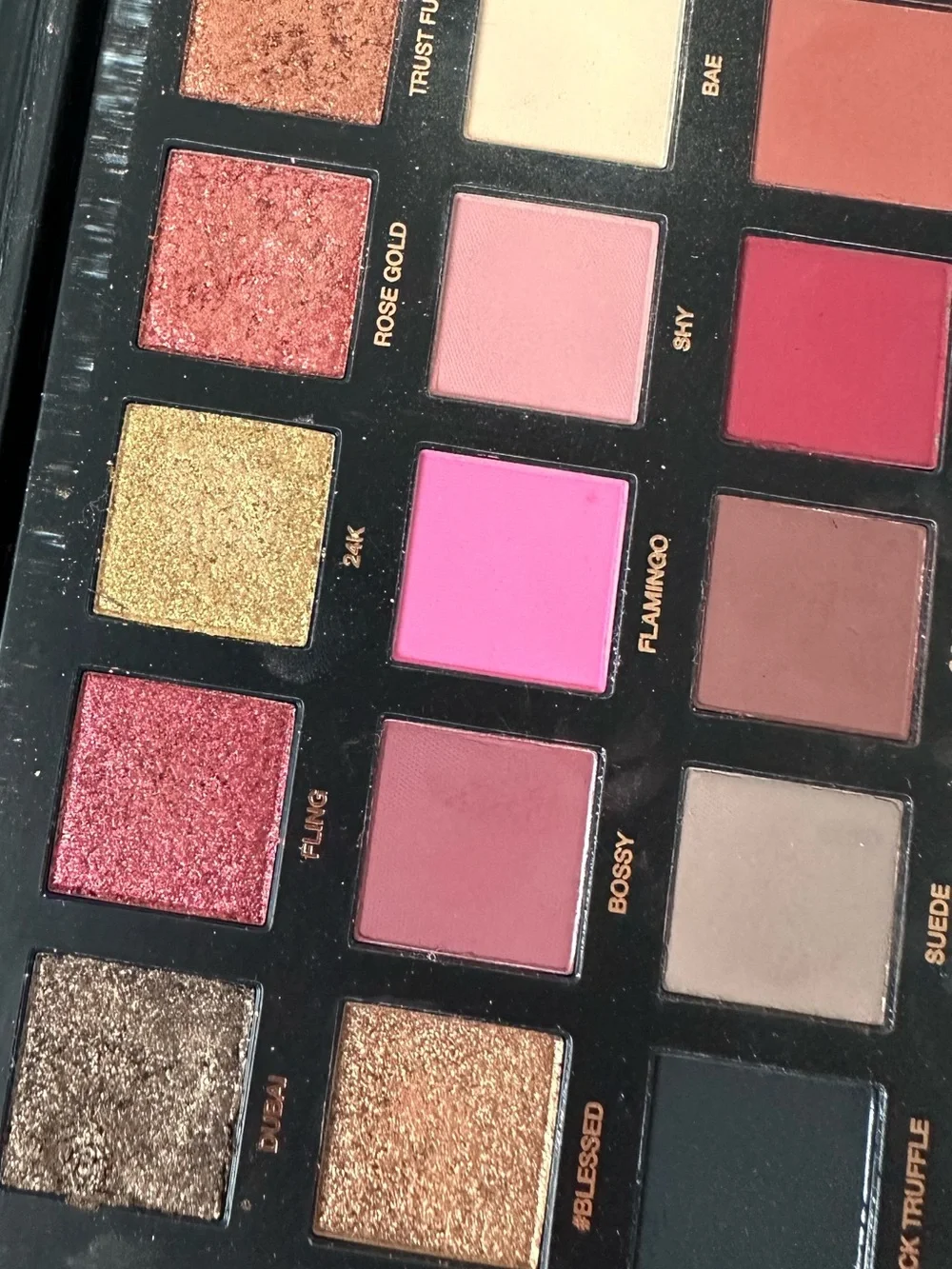 DISCONTINUED HUDA BEAUTY Rose Gold Textured Eyeshadow Palette neutral matte chic